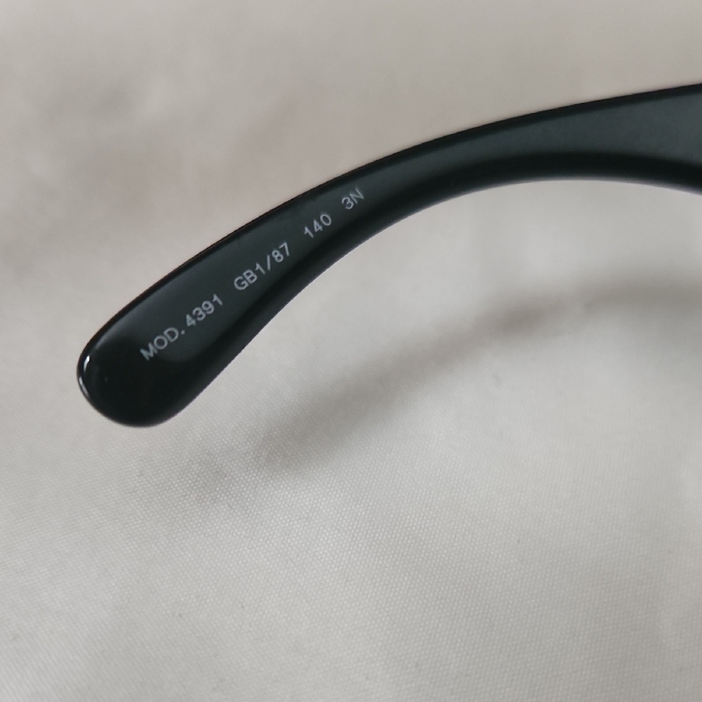 Versace Sunglasses - Picture 4 of 9